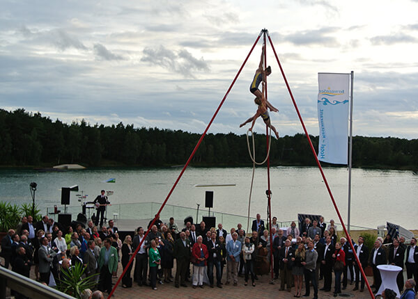 Akrobaten auf der Bernsteinsee Strandterrasse